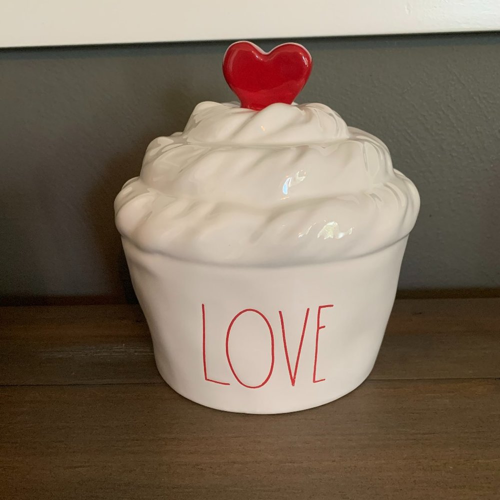 Rae Dunn Love Cupcake